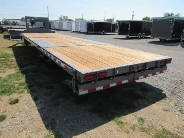 BWise 8 x 30 Gooseneck Equipment Trailer – Hydraulic Tail - Image 5