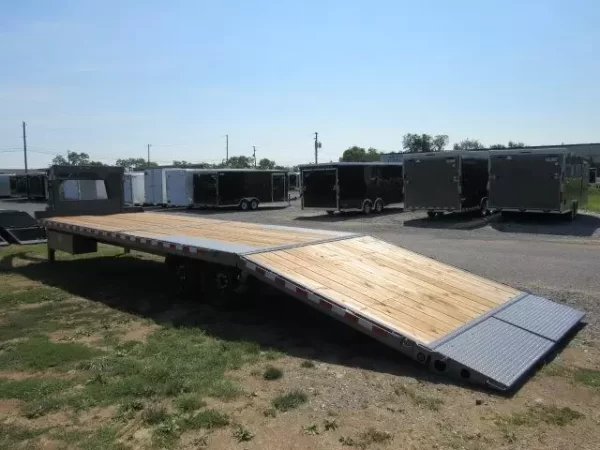 BWise 8 x 30 Gooseneck Equipment Trailer – Hydraulic Tail - Image 6