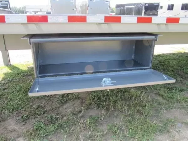 BWise 8 x 30 Gooseneck Equipment Trailer – Hydraulic Tail - Image 2