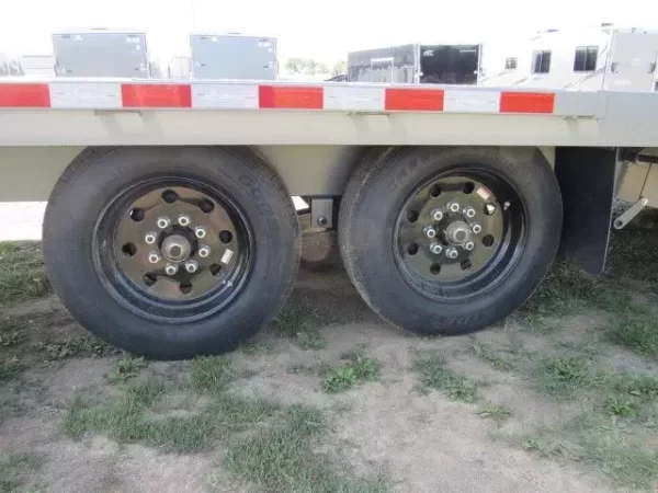 BWise 8 x 30 Gooseneck Equipment Trailer – Hydraulic Tail - Image 3