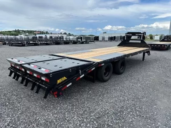 Big Tex 8.5 x 25 Gooseneck Deckover Equipment Trailer - Image 12