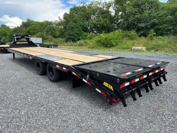 Big Tex 8.5 x 35 Gooseneck Deckover Equipment Trailer – Mega Ramps - Image 5