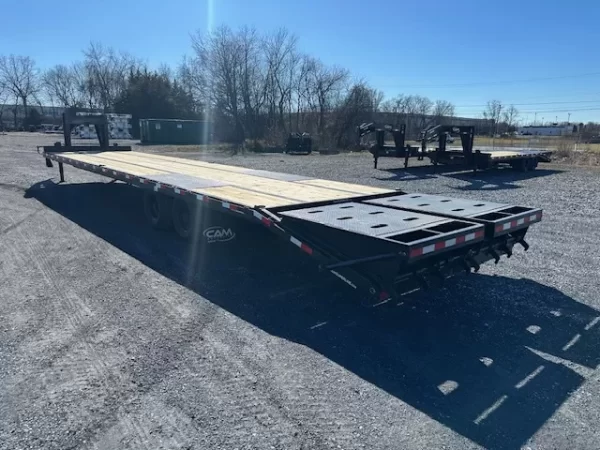 CAM Superline 8 x 40 Deckover Gooseneck Equipment Trailer - Image 6