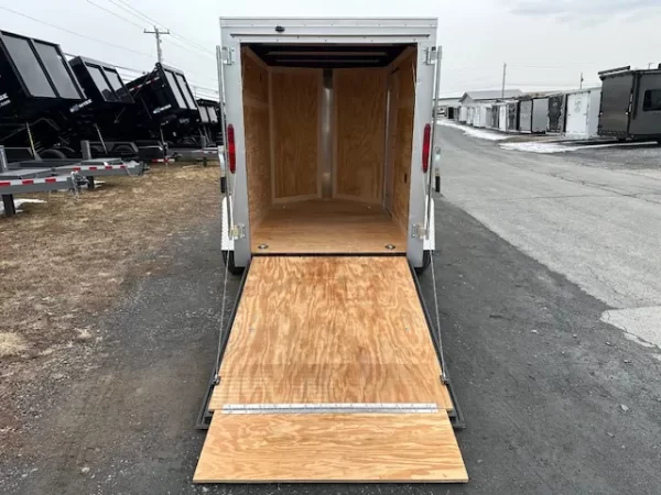 Homesteader 5 x 8 Enclosed V-Nose Cargo Trailer Ramp Door - Image 7