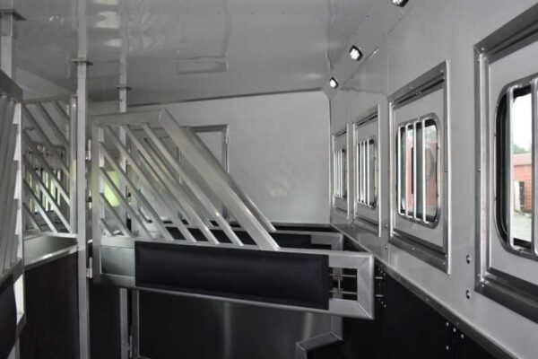 2021 Lakota BigHorn 5 Horse Trailer With Bunkbeds - Image 39