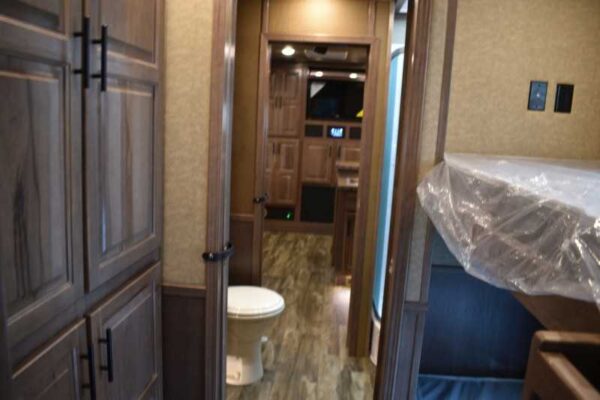 2021 Lakota BigHorn 5 Horse Trailer With Bunkbeds - Image 31