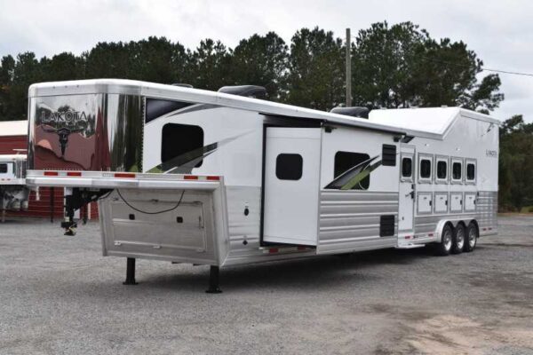 2021 Lakota BigHorn 5 Horse Trailer With Bunkbeds - Image 8