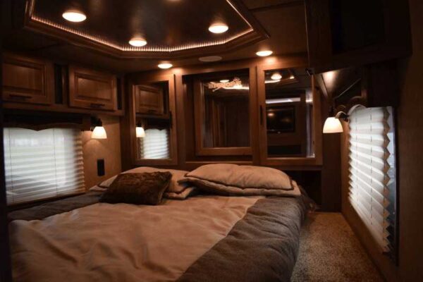 2021 Lakota BigHorn 5 Horse Trailer With Bunkbeds - Image 15