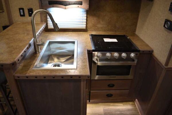 2021 Lakota BigHorn 5 Horse Trailer With Bunkbeds - Image 20