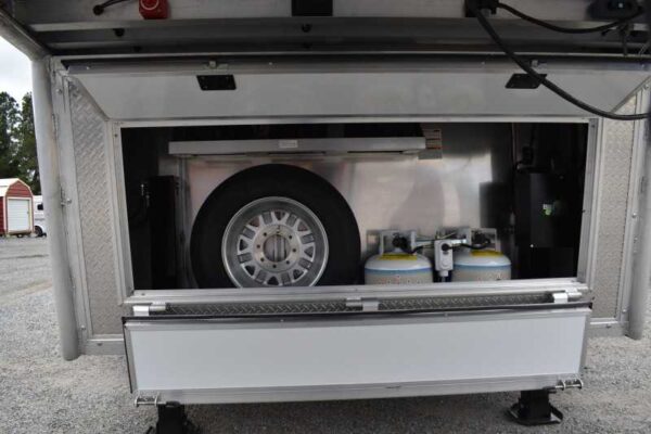 2021 Lakota BigHorn 5 Horse Trailer With Bunkbeds - Image 6