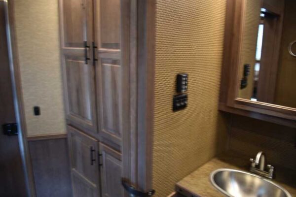 2021 Lakota BigHorn 5 Horse Trailer With Bunkbeds - Image 28