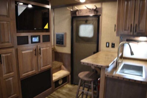 2021 Lakota BigHorn 5 Horse Trailer With Bunkbeds - Image 21