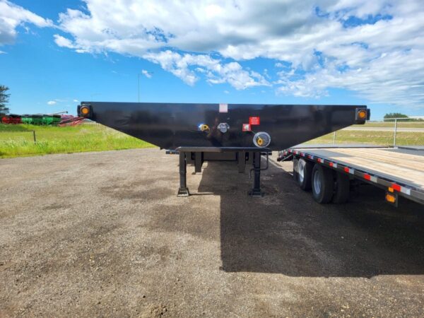 2025 Behnke Fifth Wheel High Clearance Sprayer Trailer - Image 6