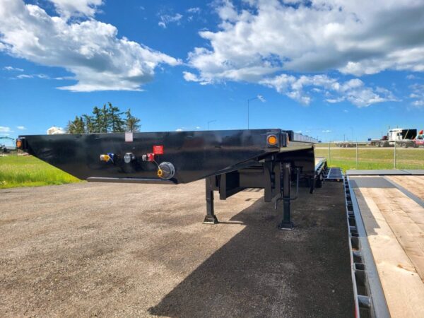 2025 Behnke Fifth Wheel High Clearance Sprayer Trailer - Image 7