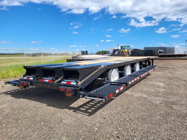 2025 Behnke Fifth Wheel High Clearance Sprayer Trailer - Image 4