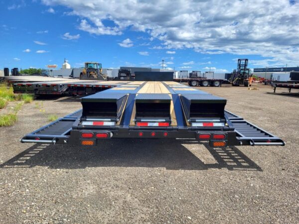 2025 Behnke Fifth Wheel High Clearance Sprayer Trailer - Image 3