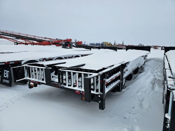 2025 Behnke STX 53' Semi Style Sprayer - Image 2
