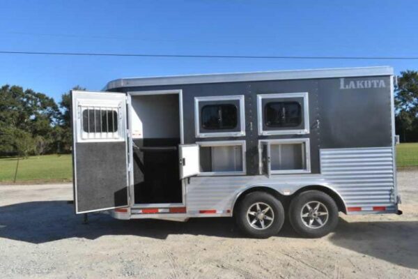 2018 Lakota 83HBPSL 3 Horse Trailer - Image 5