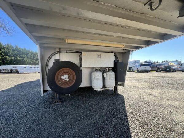 2009 Platinum Coach 3 H 16’ LQ with Outlaw Conversion - Image 11