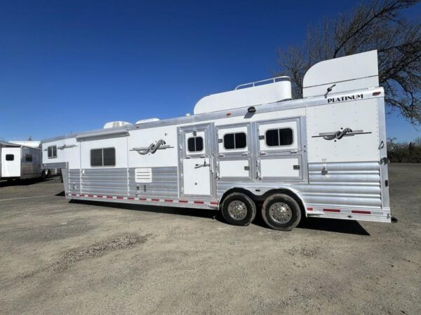 2009 Platinum Coach 3 H 16’ LQ with Outlaw Conversion - Image 6