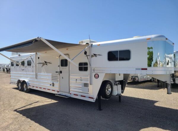 2017 Platinum Coach Outlaw 4 Horse 12' 8" Outlaw Conversion Slide Out Gallery - Image 29