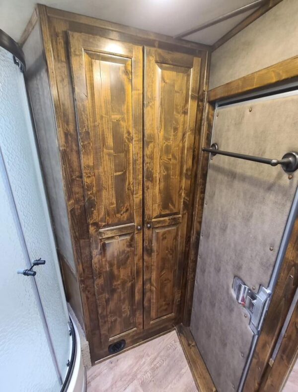2017 Platinum Coach Outlaw 4 Horse 12' 8" Outlaw Conversion Slide Out Gallery - Image 18