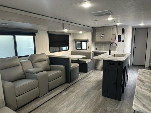 2025 Coachmen Apex 293 RLDS - Image 8