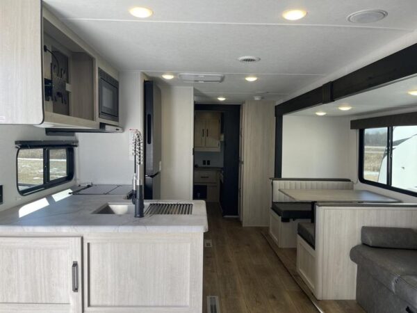 2025 Palomino Puma Camping Edition 304BHCE - Image 8