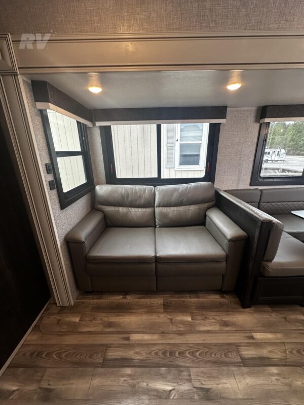 2022 JAYCO EAGLE HT 320FBOK - Image 6