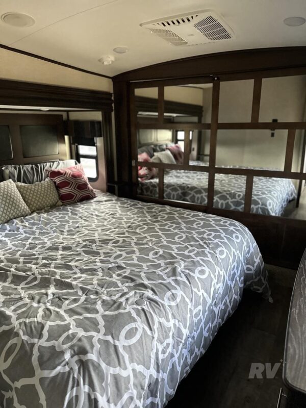 2019 JAYCO NORTH POINT 377RLBH - Image 22