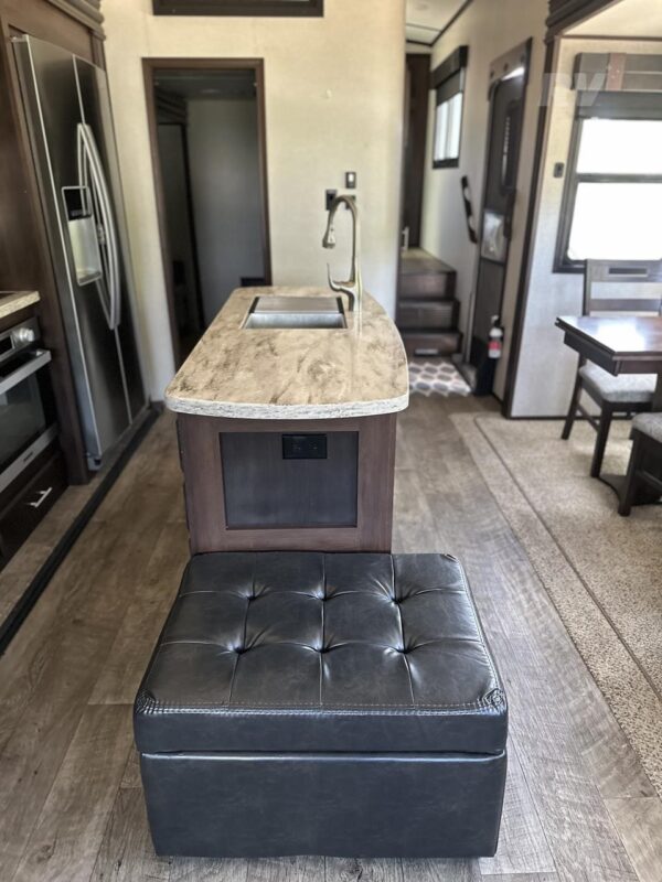 2019 JAYCO NORTH POINT 377RLBH - Image 10