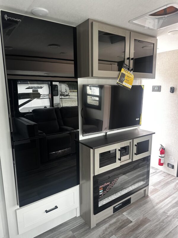 2025 JAYCO JAY FEATHER 25RB - Image 9