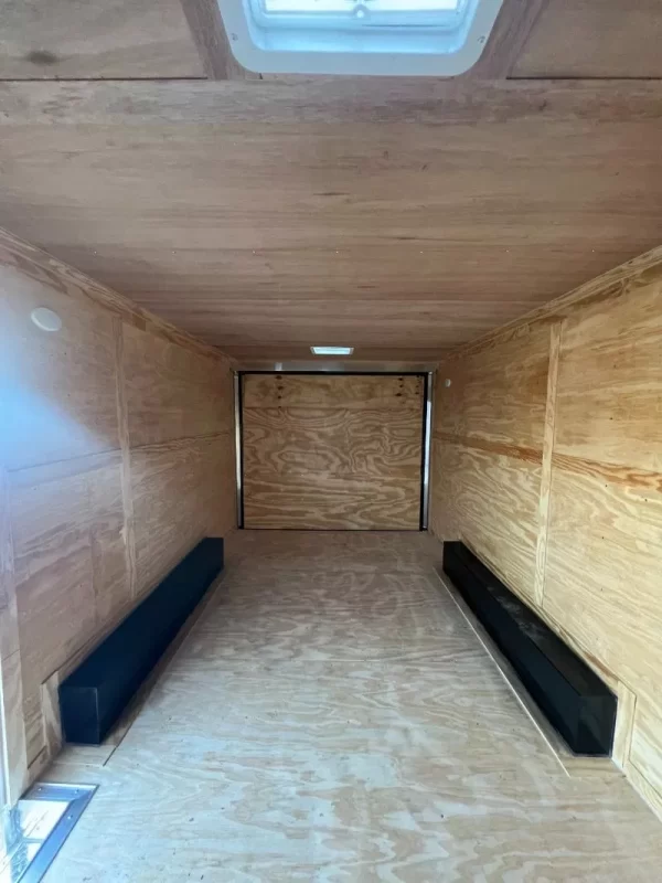 White Gooseneck Trailer - Image 6